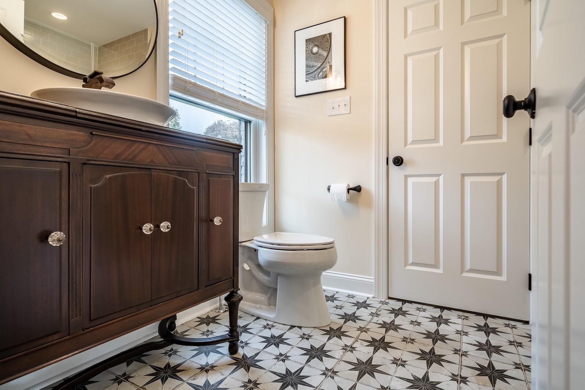 Bathroom with geometric tile