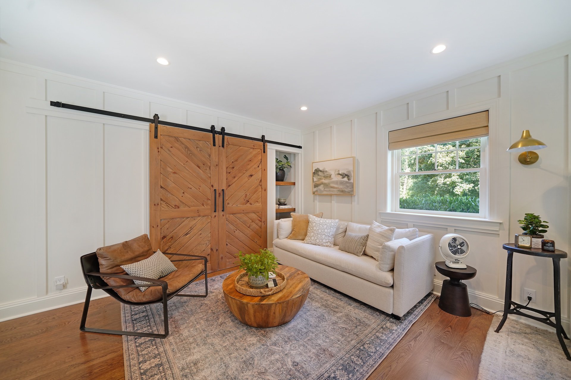Guest suite with sliding barn doors