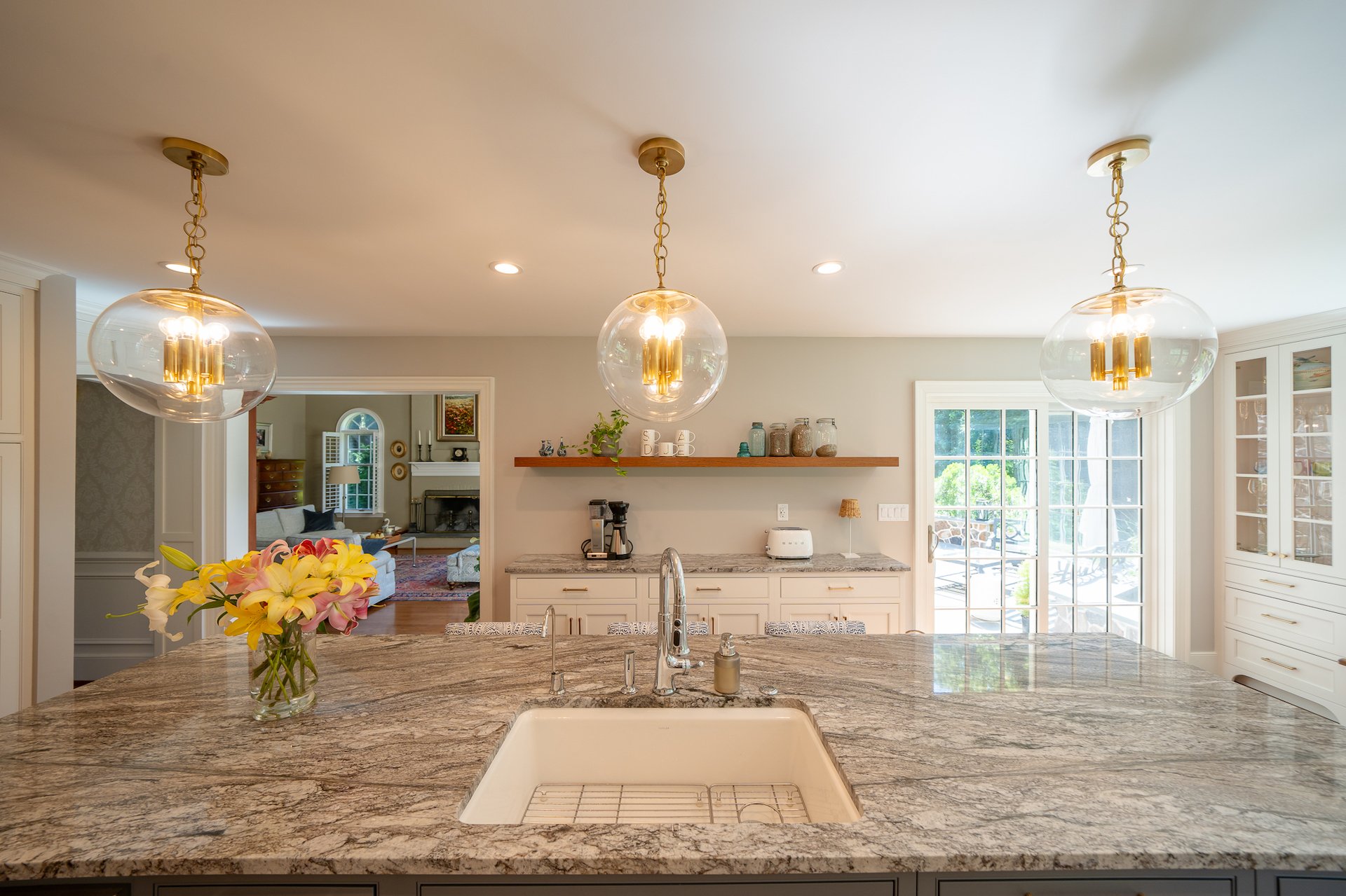 Kitchen sink in island